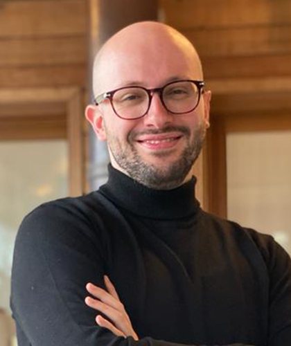 Written by Luca Strapazzon