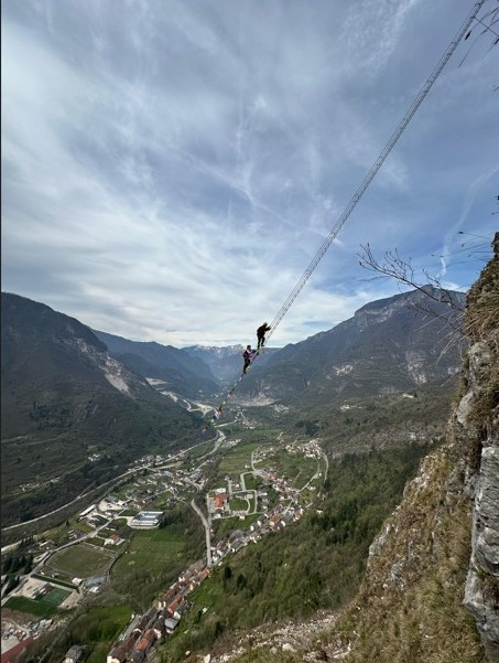 San Pietro Valdastico, la scala aerea sulla ferrata "Anelli delle Anguane"