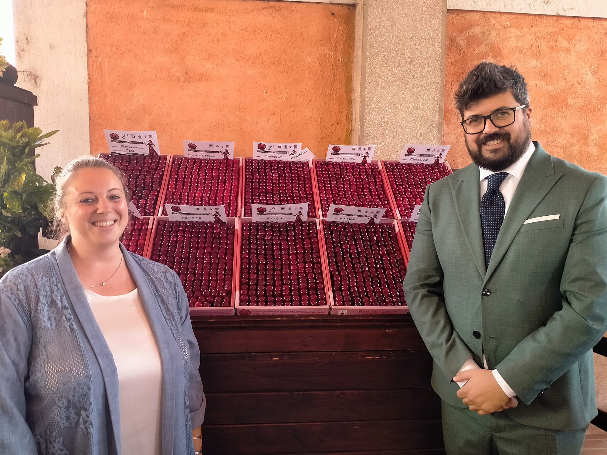 L'assessore Ylenia Bianchin e il sindaco Matteo Mozzo