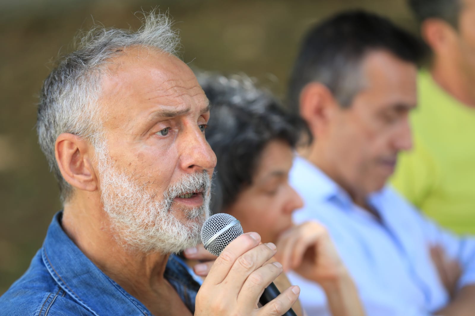 Alessandro Rossetto durante l’Aperitivo con il regista in Villa (foto Villa Angaran San Giuseppe)