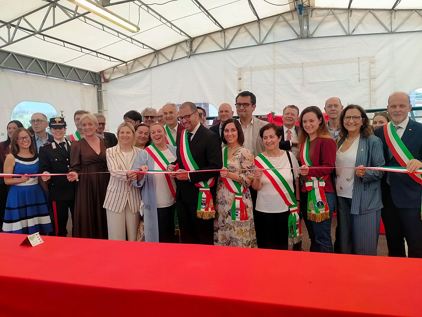 Il taglio del nastro della 43° Mostra Mercato delle Ciliegie
