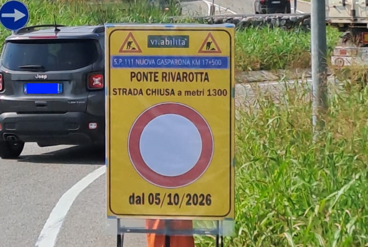 Cartello di avviso sulla Nuova Gasparona